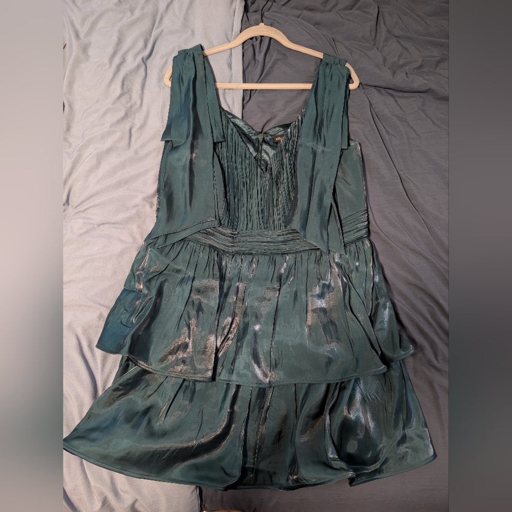 Elegant Green Sleeveless Dress